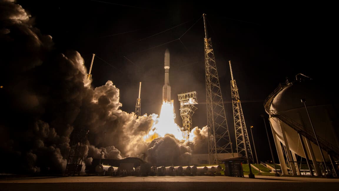 Rocket Report: Chinese version of Falcon 9 fails; Artemis depends on rapid heavy lift