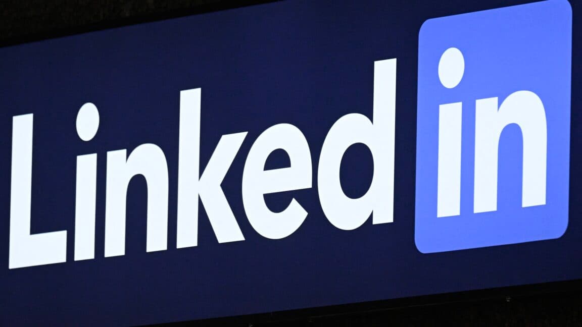 LinkedIn scanning users' browser extensions sparks controversy and two lawsuits